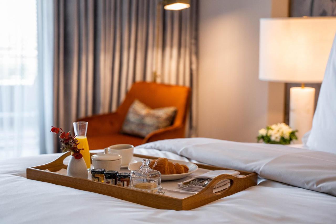 Jareed Hotel Riyadh Exterior photo Room service