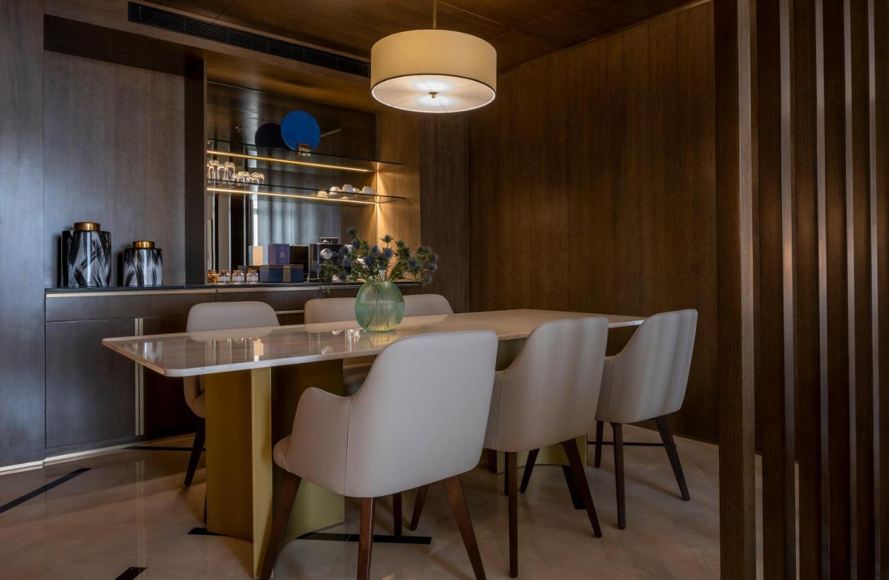 Jareed Hotel Riyadh Exterior photo A dining room in a private suite