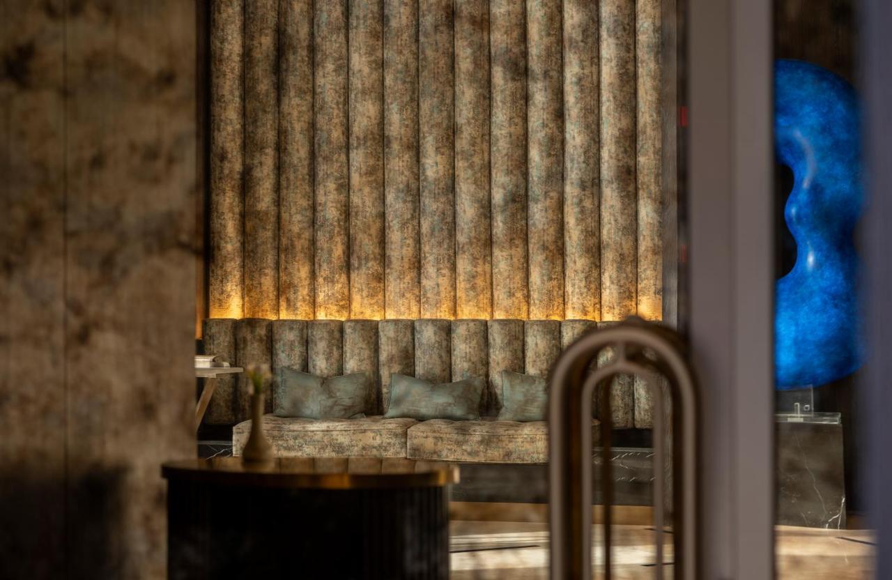 Jareed Hotel Riyadh Exterior photo The bar at the restaurant