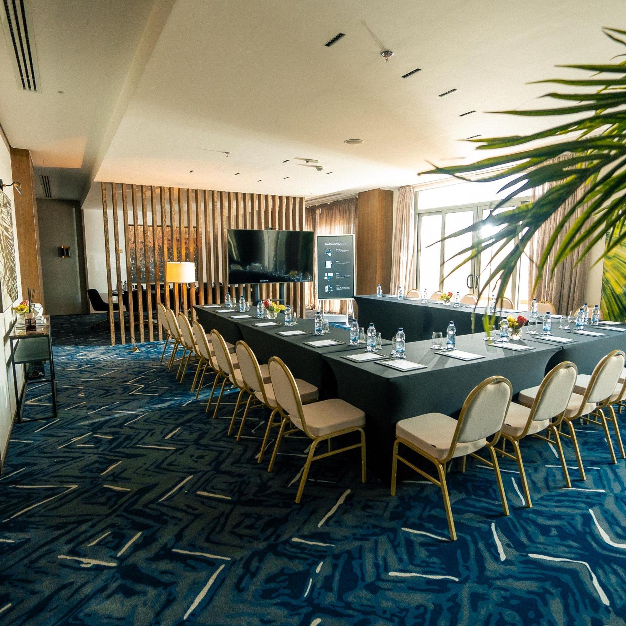 Jareed Hotel Riyadh Exterior photo Meeting room at the hotel